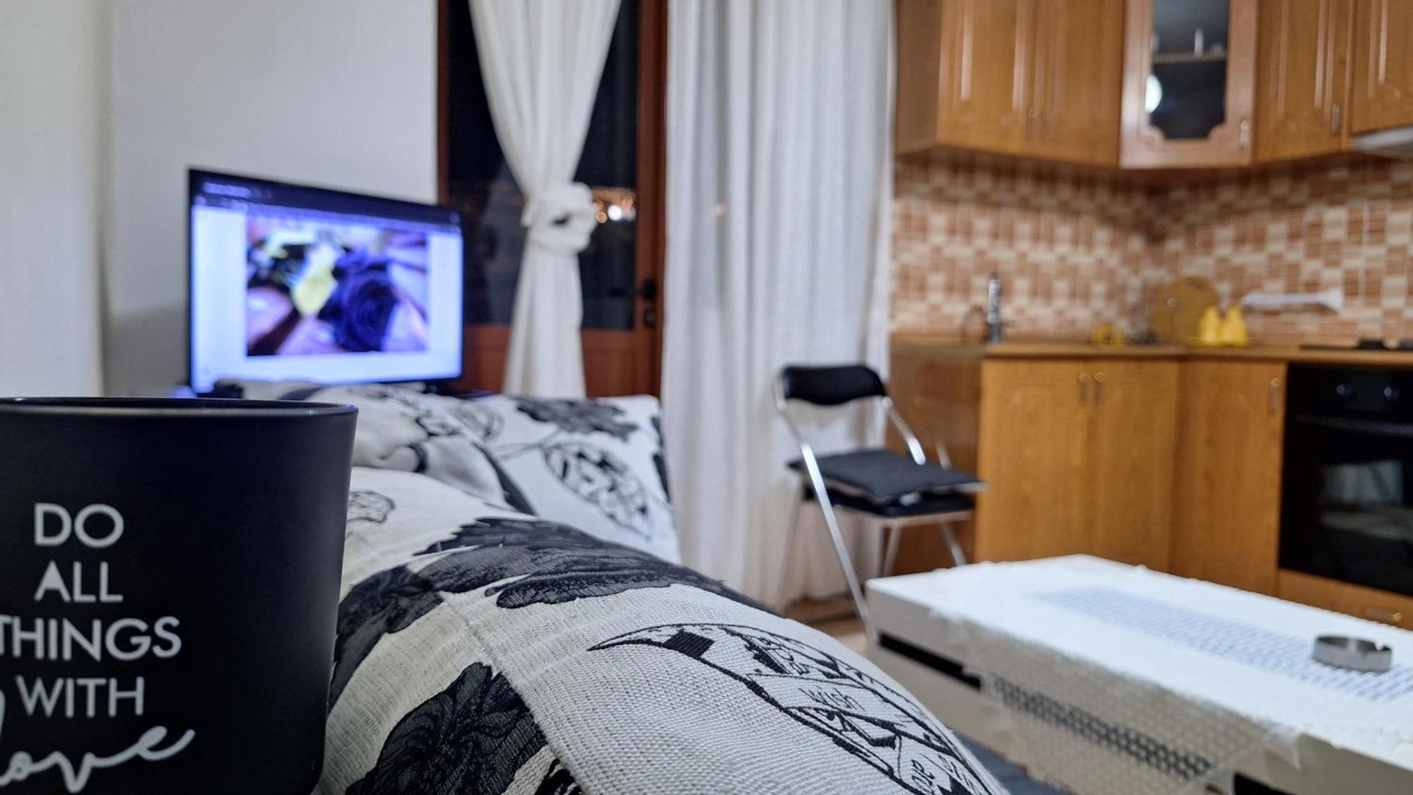 Promenade Apartment In City Centre Berat Exterior photo