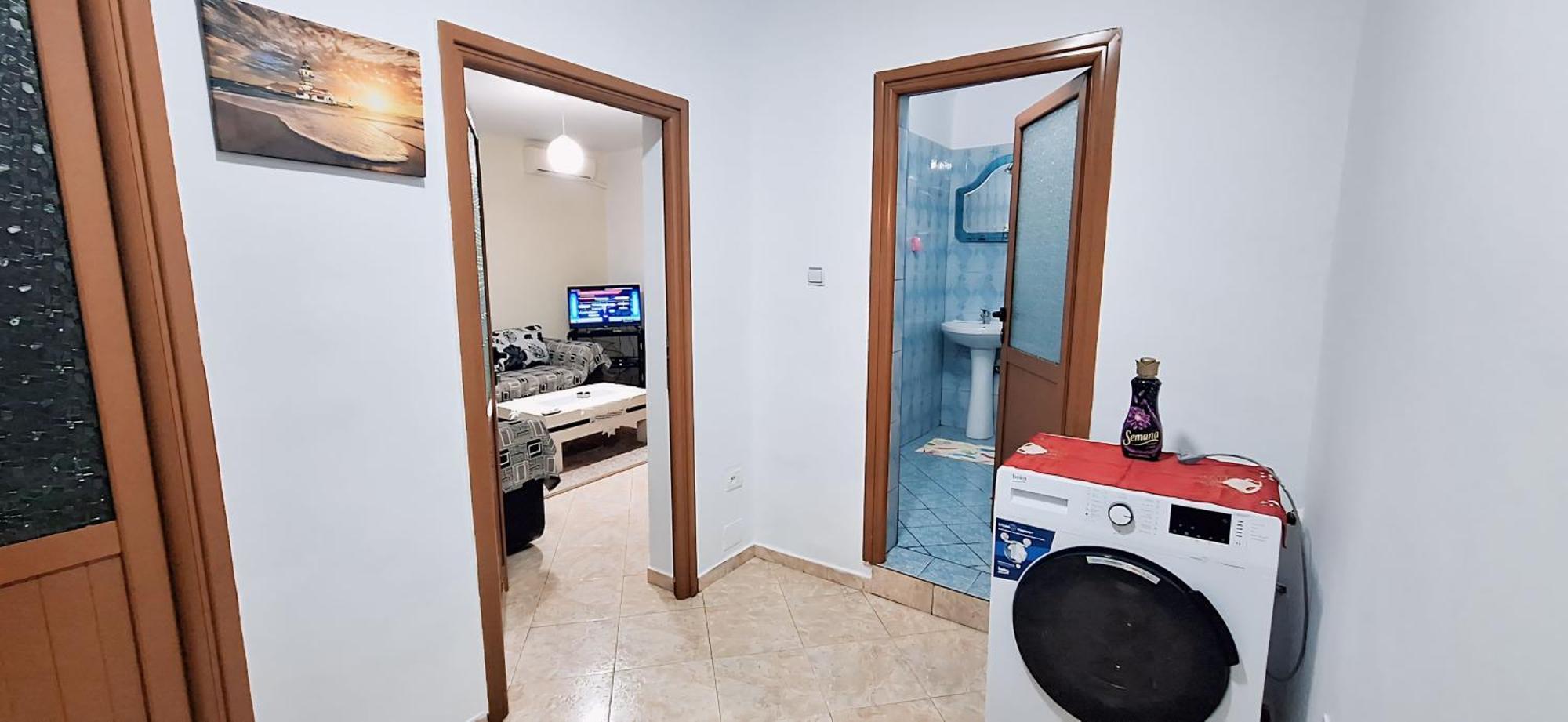 Promenade Apartment In City Centre Berat Exterior photo