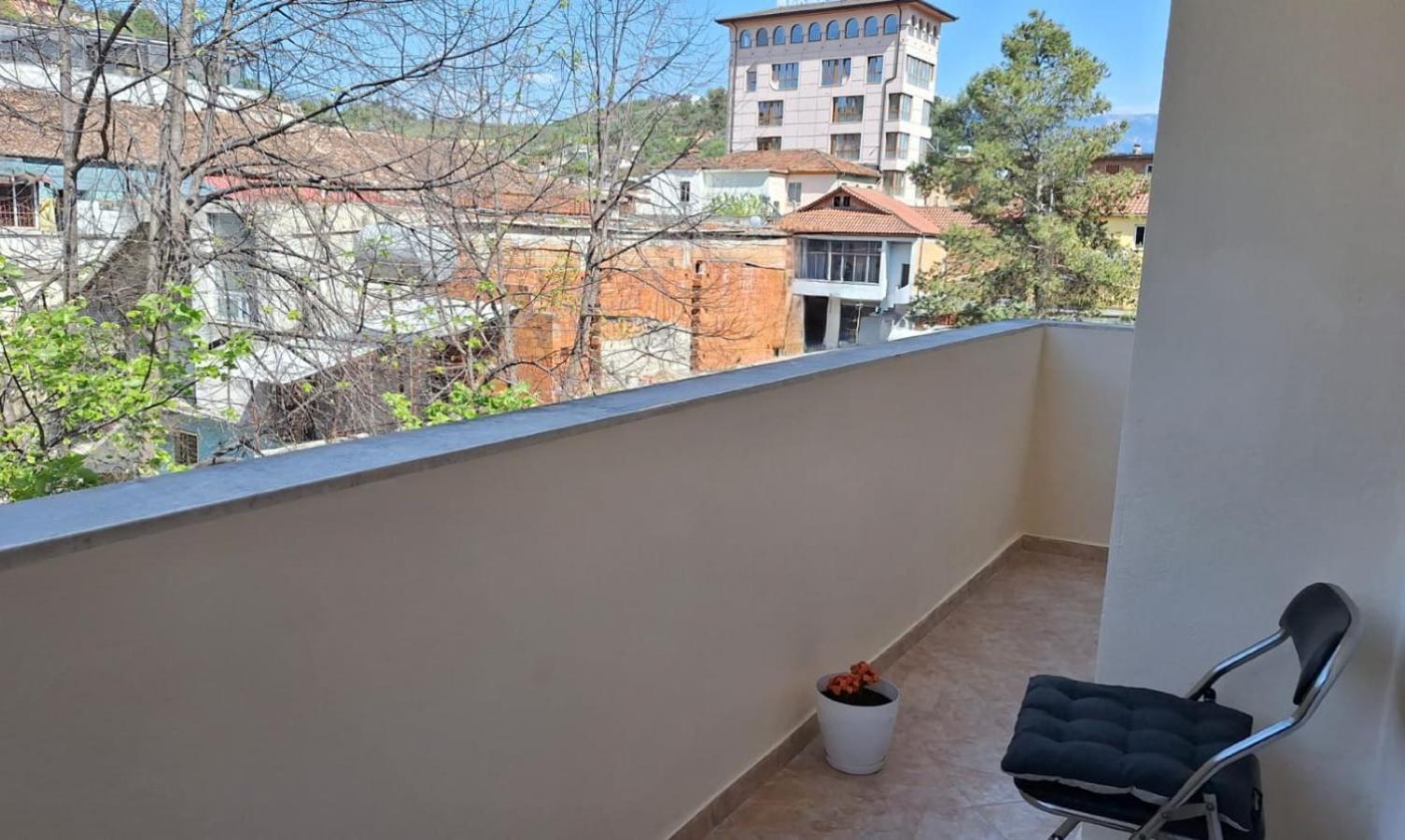 Promenade Apartment In City Centre Berat Exterior photo